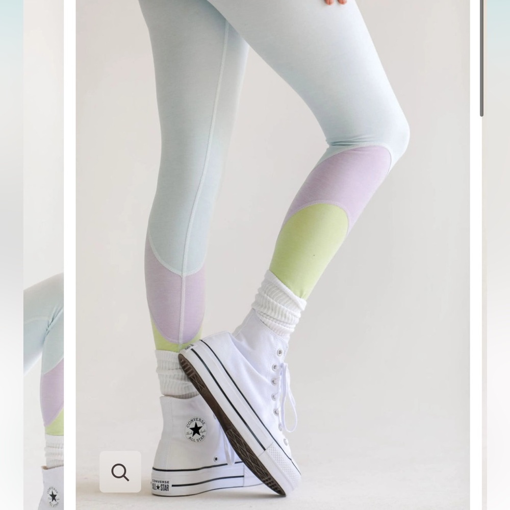 NWOT Playground Active Sunset Leggings in Ice Blue - Picture 3 of 9